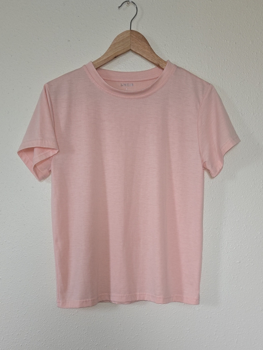 Short Sleeve Crew Neck Tee in Light Pink